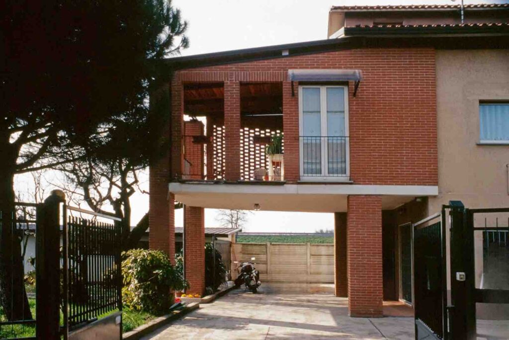 2000:2001 CASA UNIFAMILIARE VARESE